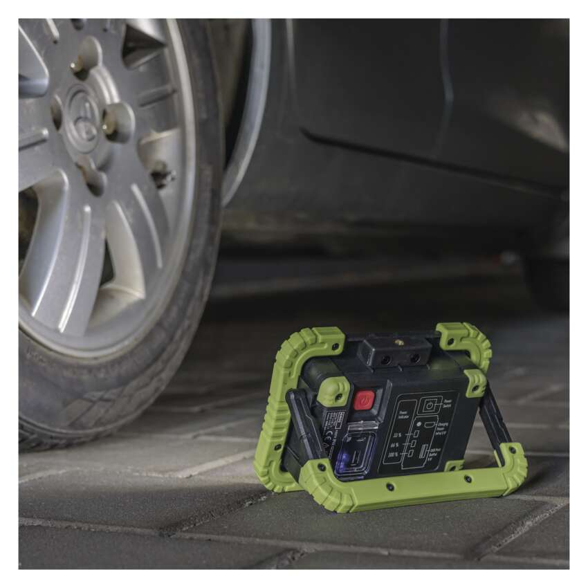 PROIECTOR LED CU ACUMULATOR [13]