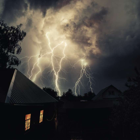 PRELUNGITOR CU PROTECTIE LA SUPRATENSIUNE SCHUKO, 900J, 4 PRIZE, CABLU 2M, ALB [10]