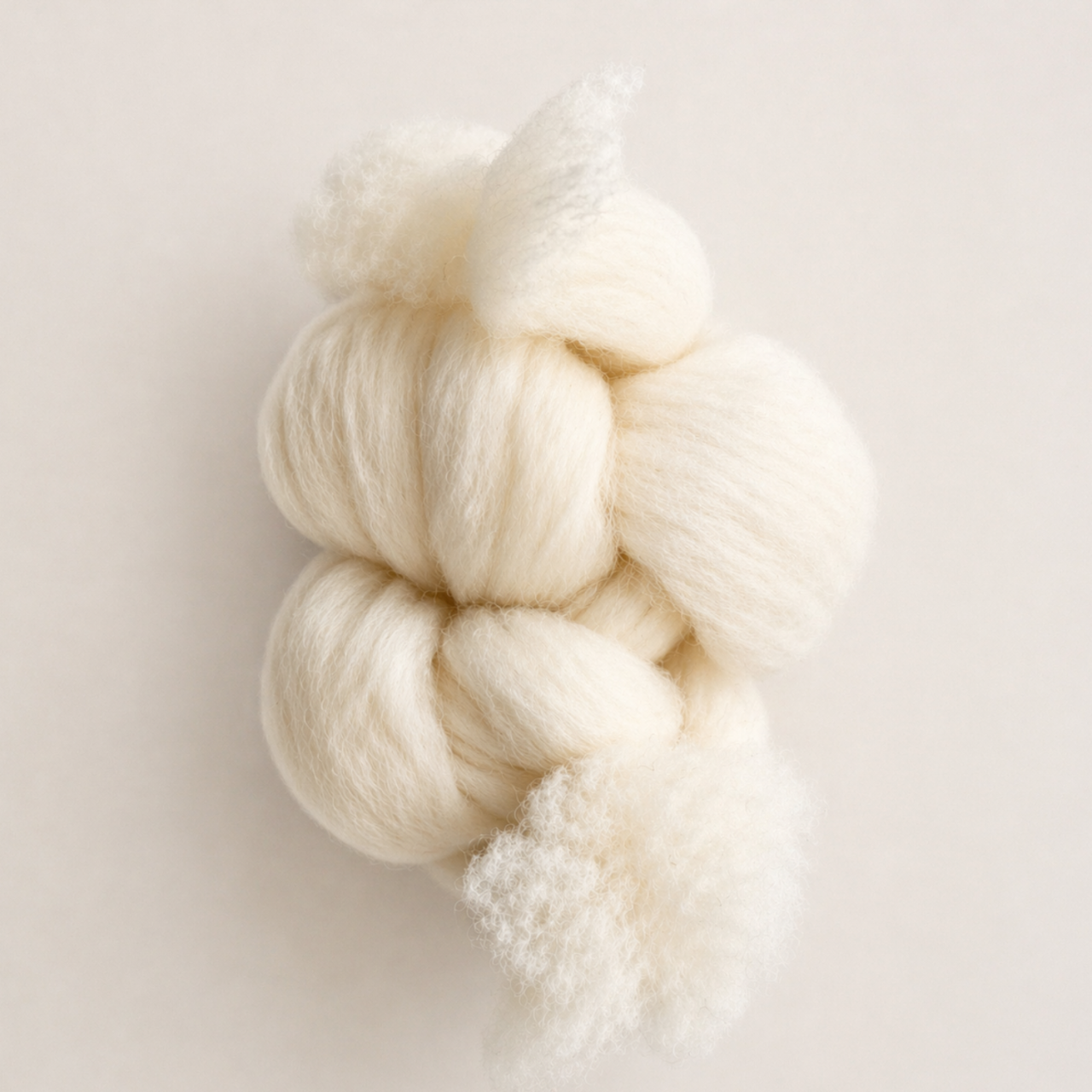 Lana Cardata Merinos Alb Premium 8kg, 26 Microni, Fibra 6-8 Cm, Naturala, Spalata, Uscata la Soare, Ideala pentru Felting, Filare, Umplutura, Impletit [3]