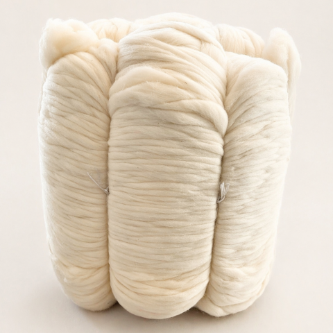 Natural Wool - Premium White Merino Carded Wool 8kg, 20-22 Microns, Fiber Length 6–8 cm, Natural, Washed, Sun-Dried, Ideal for Felting, Spinning, Stuffing, and Knitting