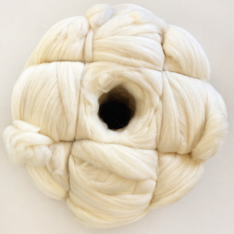 Natural Wool - Premium White Merino Carded Wool 1kg, 20-22 Microns, Fiber Length 6–8 cm, Natural, Washed, Sun-Dried, Ideal for Felting, Spinning, Stuffing, and Knitting