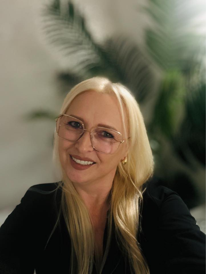 LAURA BAȘ