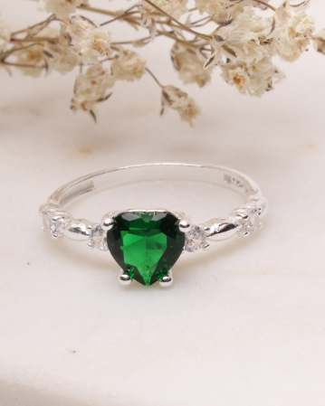 INELE ARGINT - Inel argint 925 cu piatra verde smarald inima 1.9g