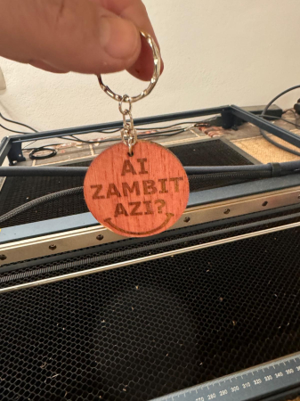 Cadouri Personalizate - Breloc personalizat din lemn – gravură nume