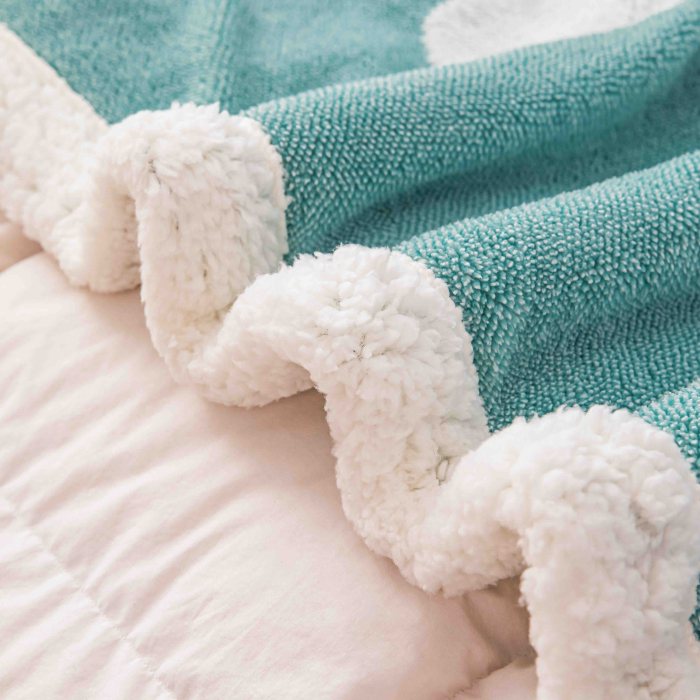 Pătură Cocolino Jojo Home 3D Fluture verde mentă – 200x230 cm  [3]