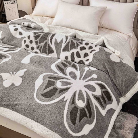 Patura Cocolino Blanita Cu Imprimeu Fluturi 3D – 200x230 cm [1]