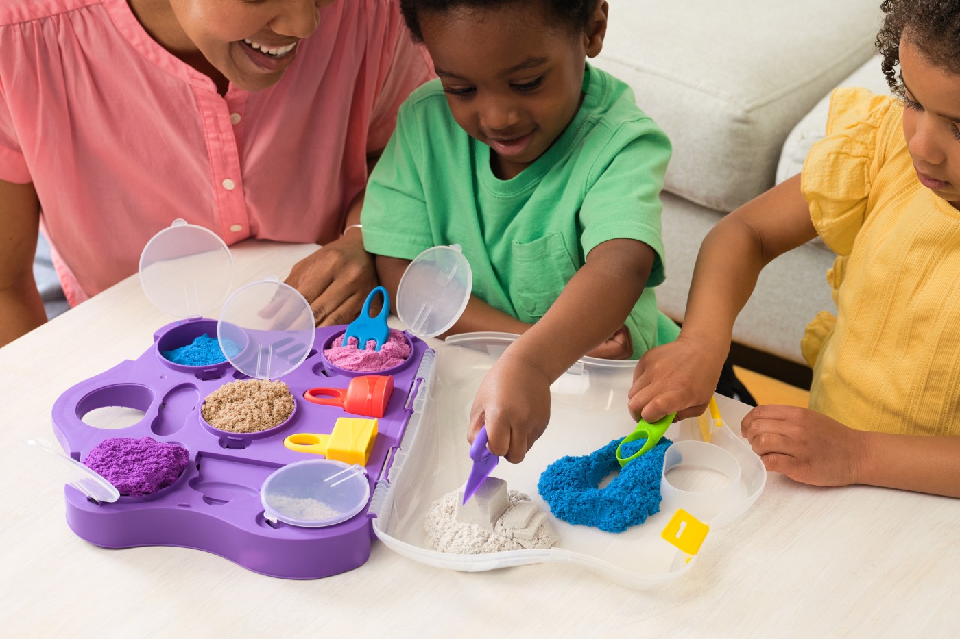 KINETIC SAND SET GEANTA PENTRU PLAJA VARIETY CASE [6]