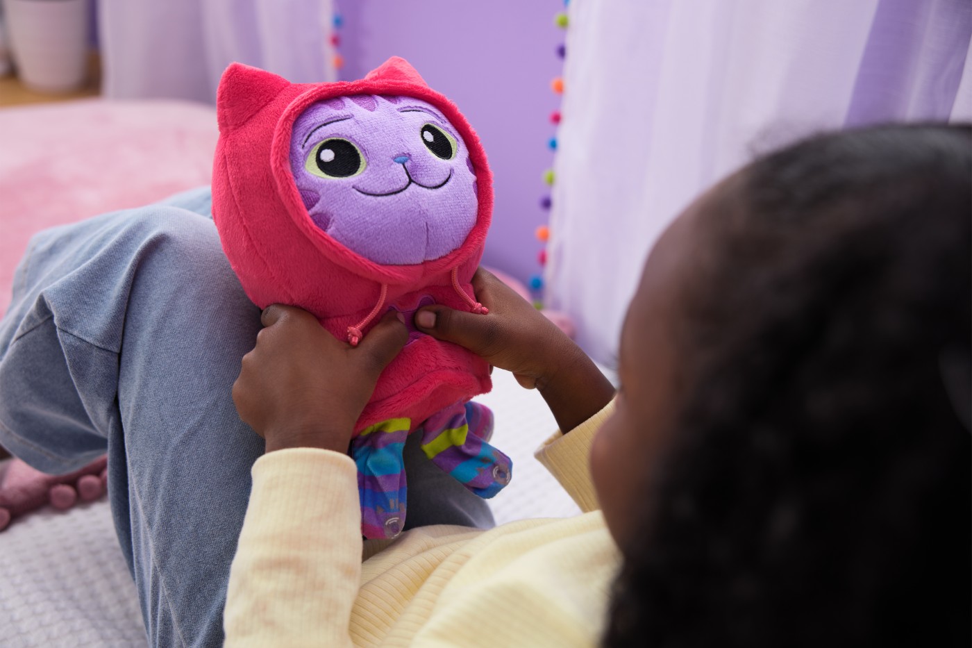 GABBYS DOLLHOUSE JUCARIE DE PLUS DJ MATZ 25CM [4]