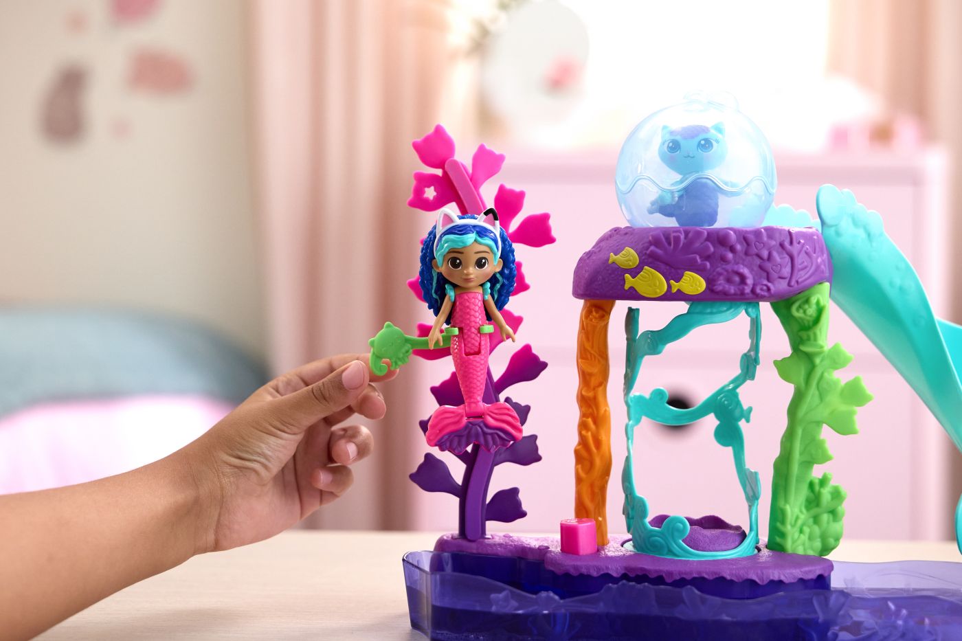 GABBYS DOLLHOUSE FILMUL SET ACVARIUL COLORAT CU FIGURINA SI ACCESORII [6]