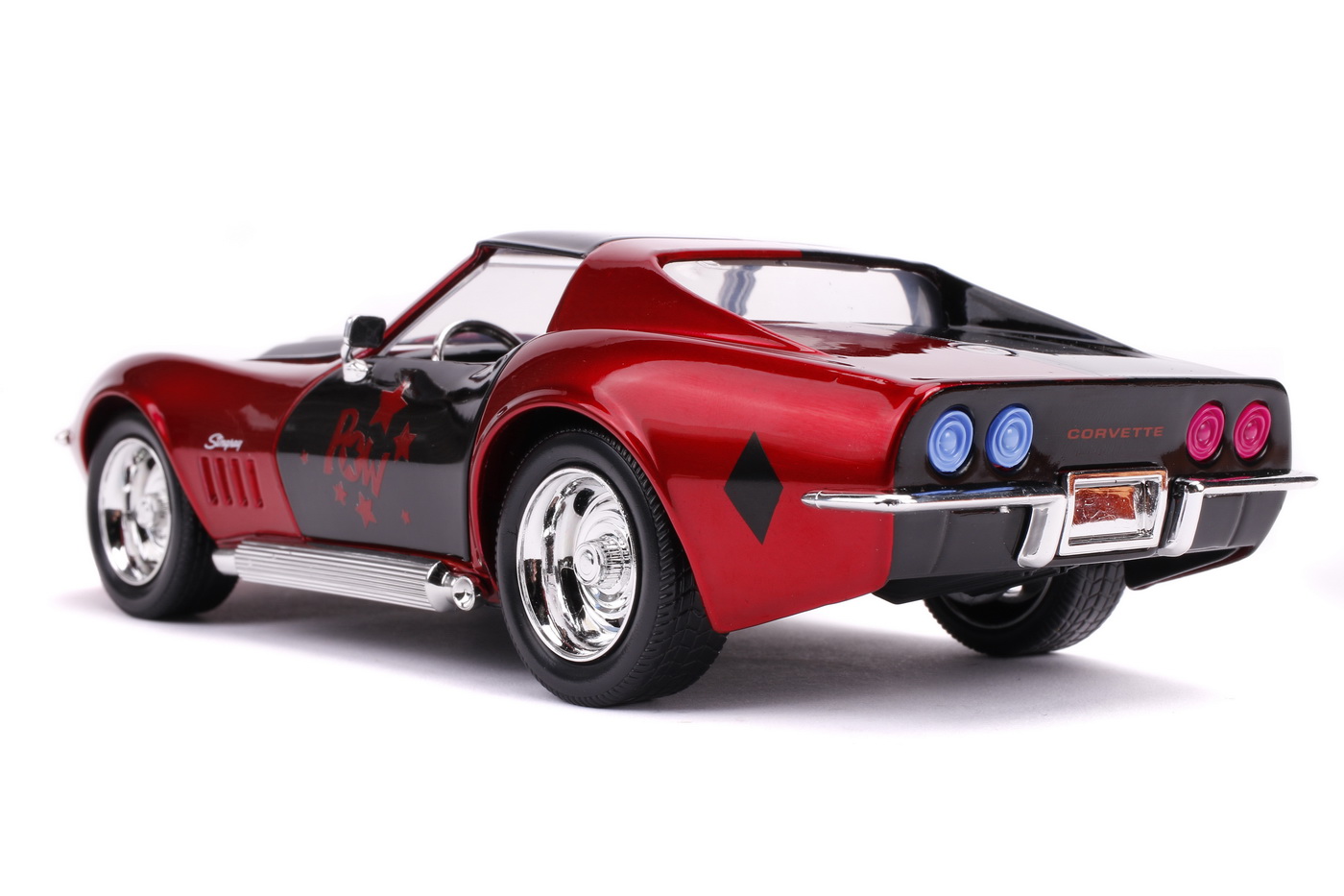 MASINUTA DIN METAL HARLEY QUINN 1969 CHEVY CORVETTE SCARA 1:24 [5]