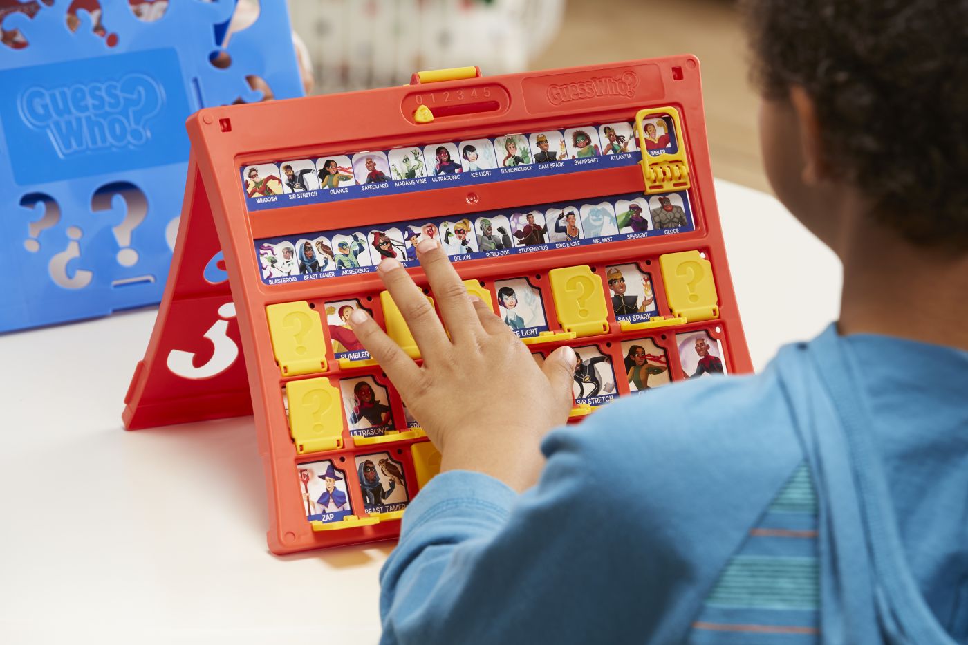 JOC DE SOCIETATE GHICI CINE? IN LIMBA ENGLEZA [5]