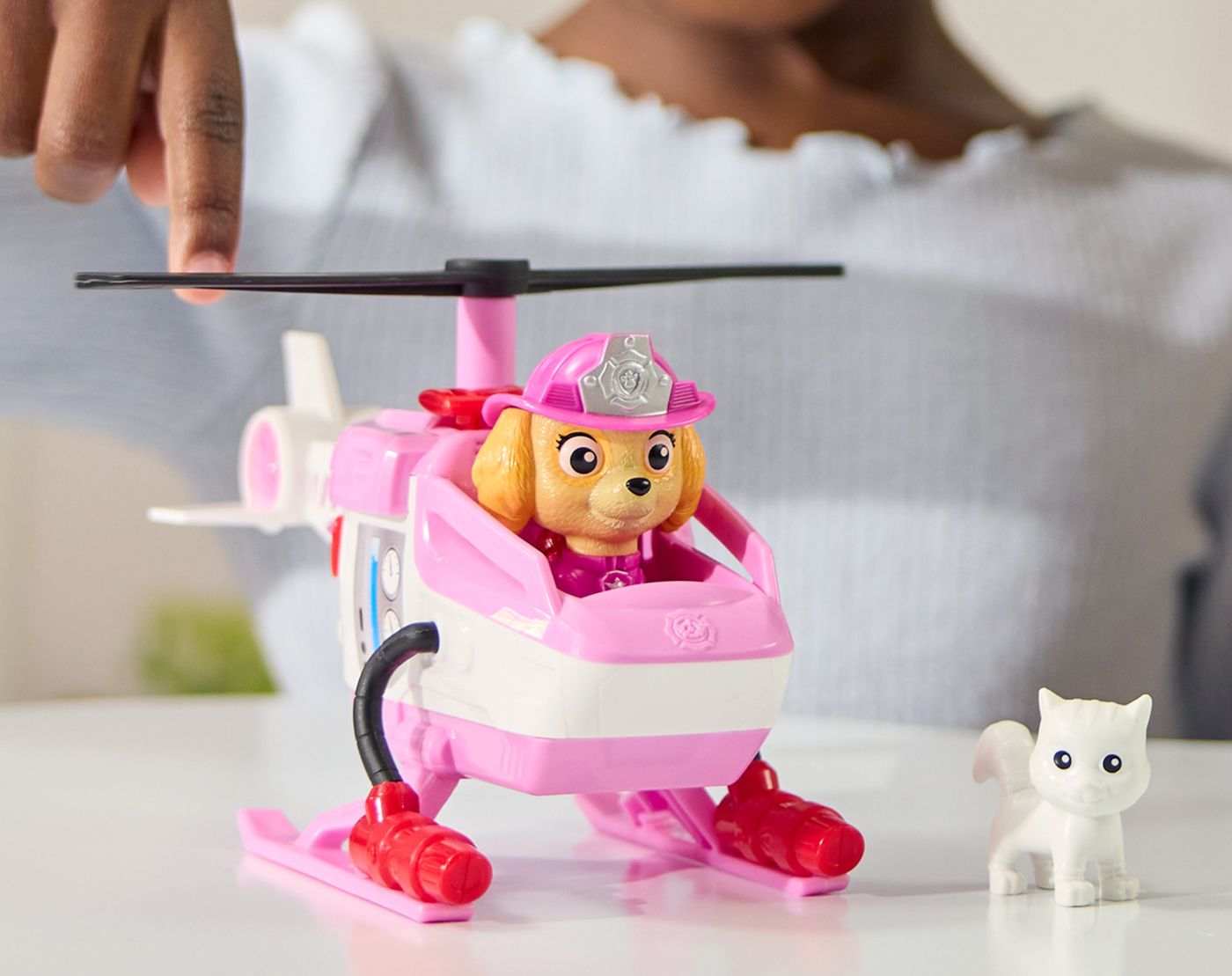 PATRULA CATELUSILOR VEHICUL DE SALVARE MASINA DE POMPIERI SI FIGURINA SKYE [6]