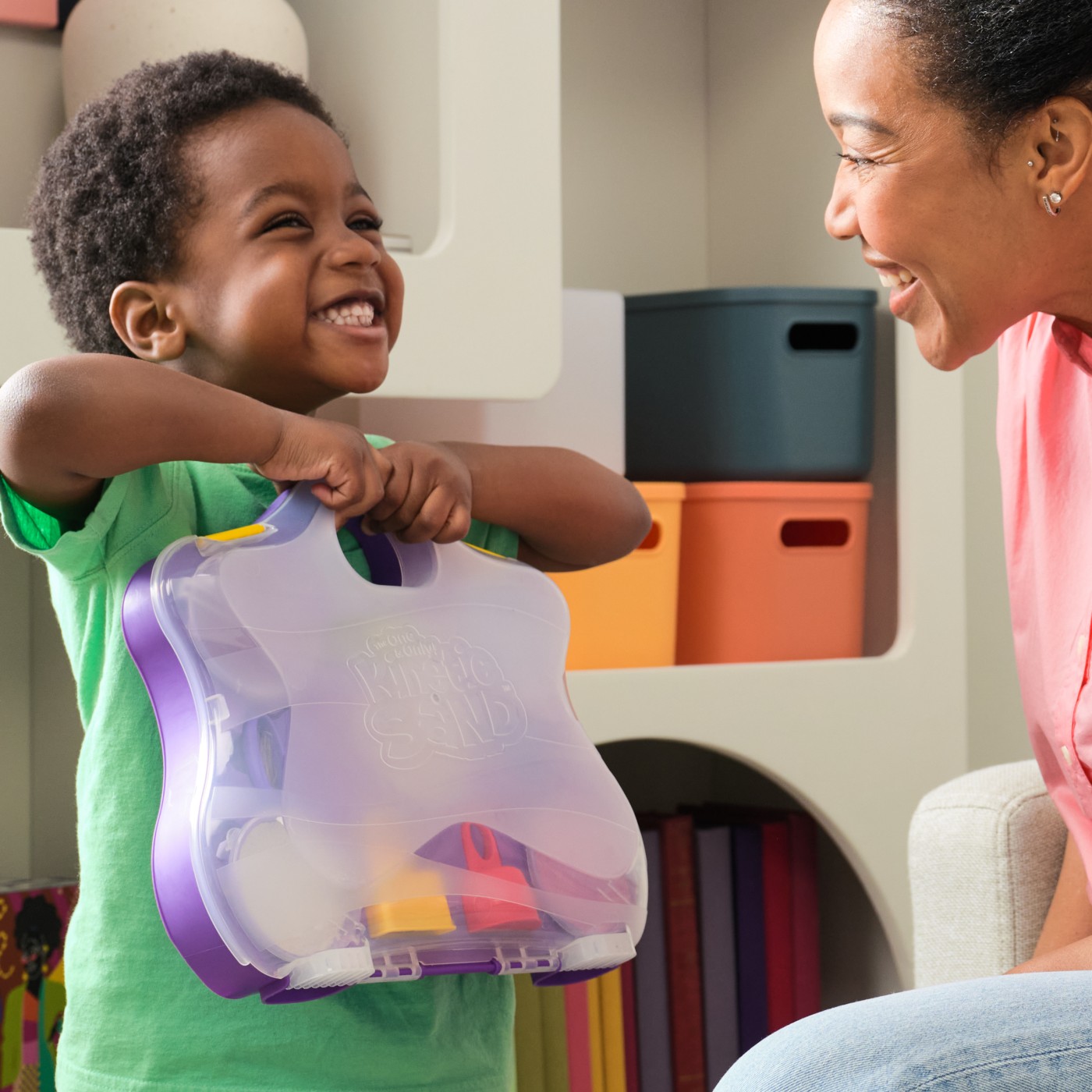 KINETIC SAND SET GEANTA PENTRU PLAJA VARIETY CASE [9]