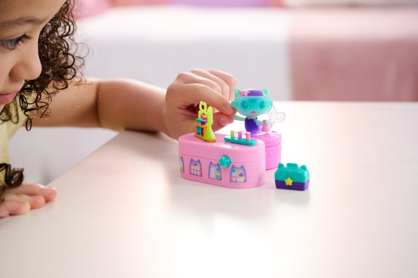 GABBYS DOLLHOUSE BOBBLE KITTY MERCAT SI CAMERA POTIUNILOR [8]