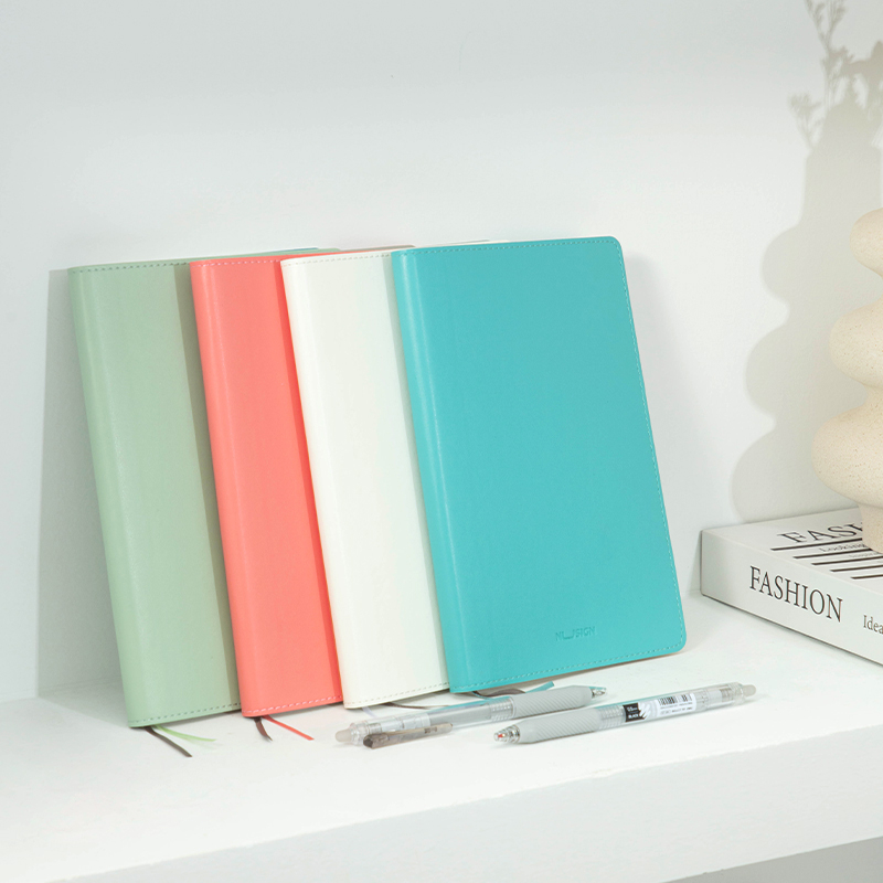 Caiet birou A5 96 file dictando coperta imitatie piele bleu Deli [4]