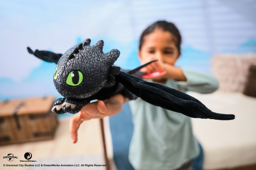 CUM SA ITI DRESEZI DRAGONUL HUG SI GLIDE FIGURINA DRAGON TOOTHLESS [5]