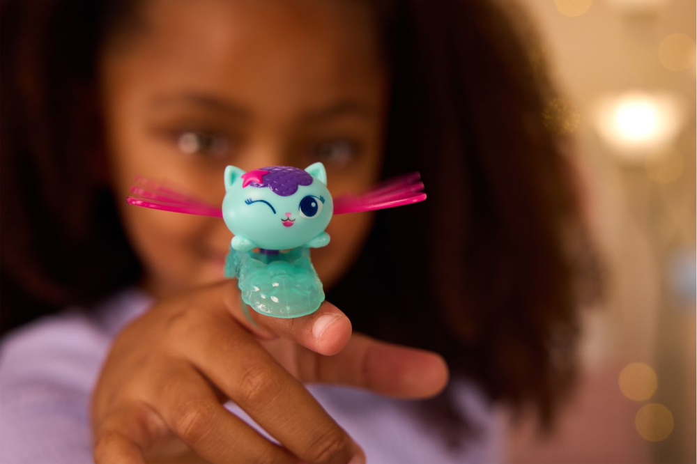 GABBYS DOLLHOUSE FAIRYLANDIA INEL DE ZANA CU FIGURINA MERCAT [3]