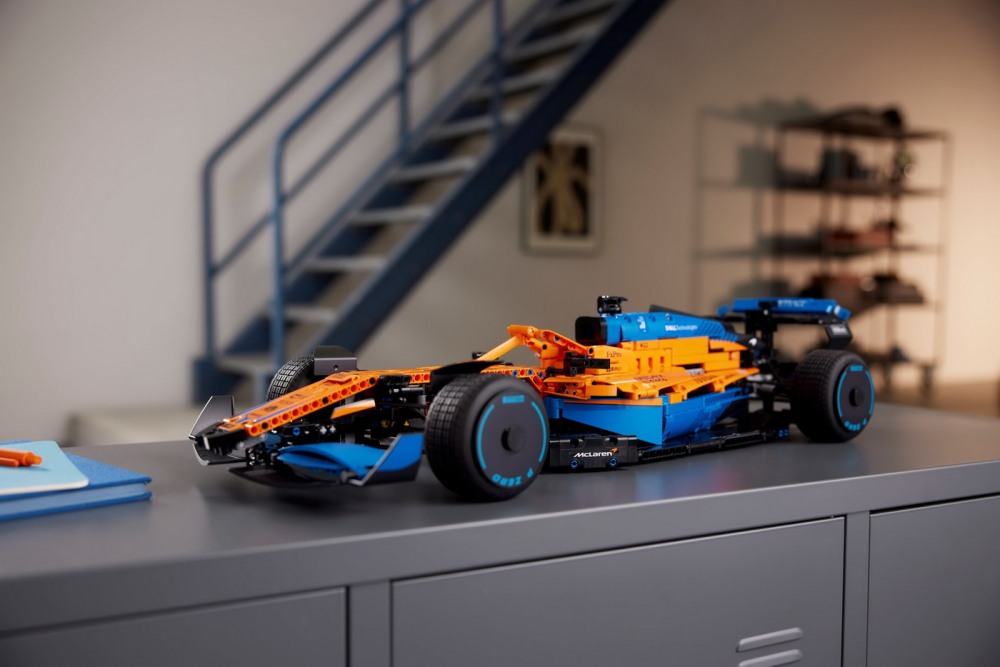 LEGO TECHNIC MCLAREN F1 42141 [7]