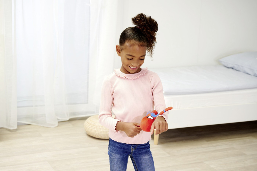 MARVEL BRATARA DE PLUS SPIDEY 17CM [3]