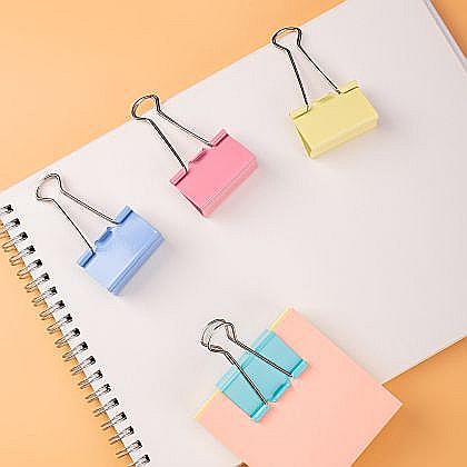 Clips hartie 41mm color 24buc/cut plastic deli dle8552a [1]