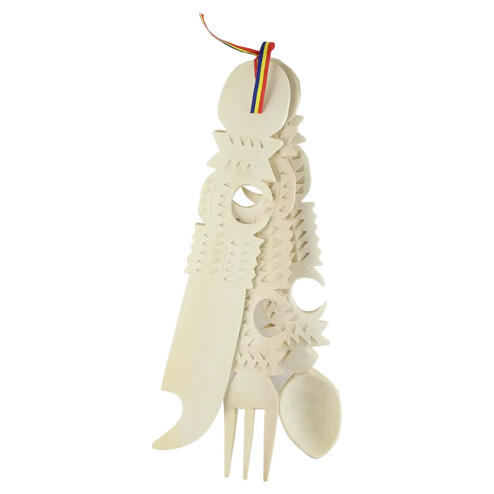 Set tacamuri sculptate din lemn 44 cm [1]