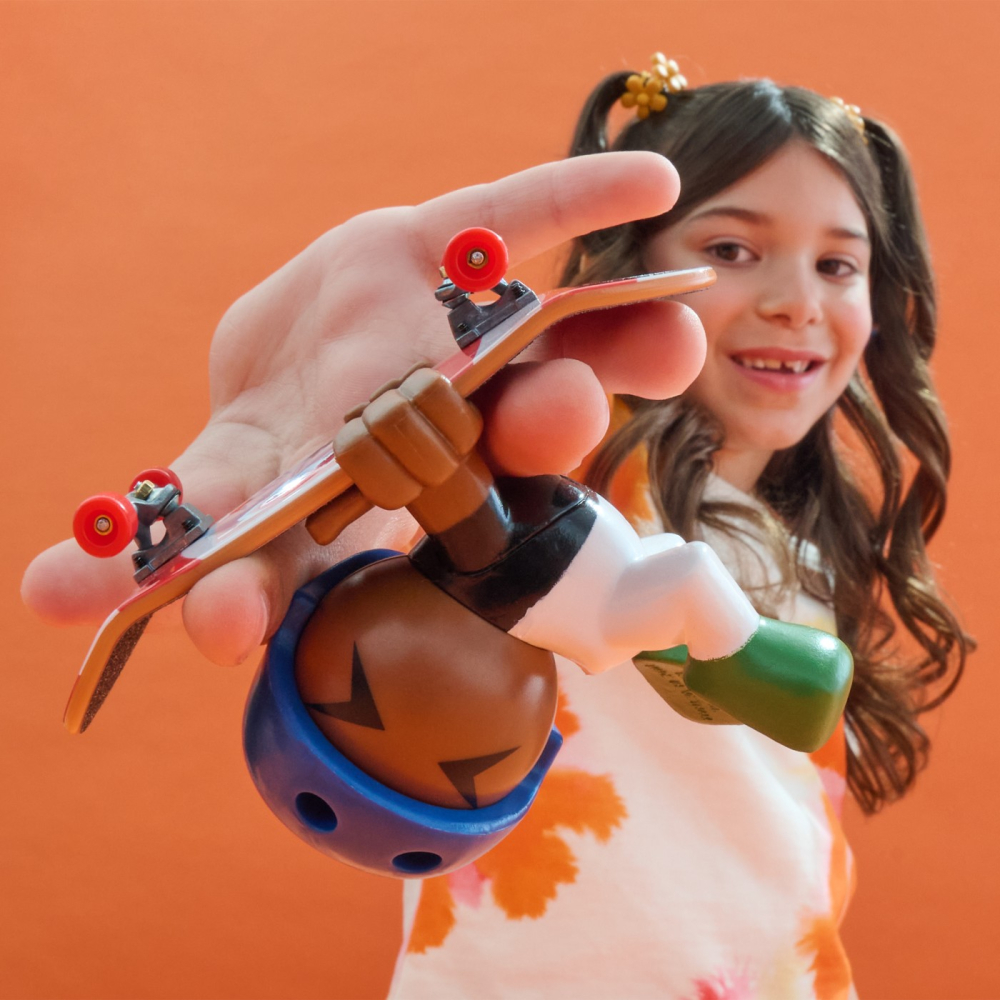 TECH DECH SK8 CREW PACHET 2 SETURI PLACA SI FIGURINA 9.6CM SAPCA NEAGRA SI CASCA ALBASTRA [4]