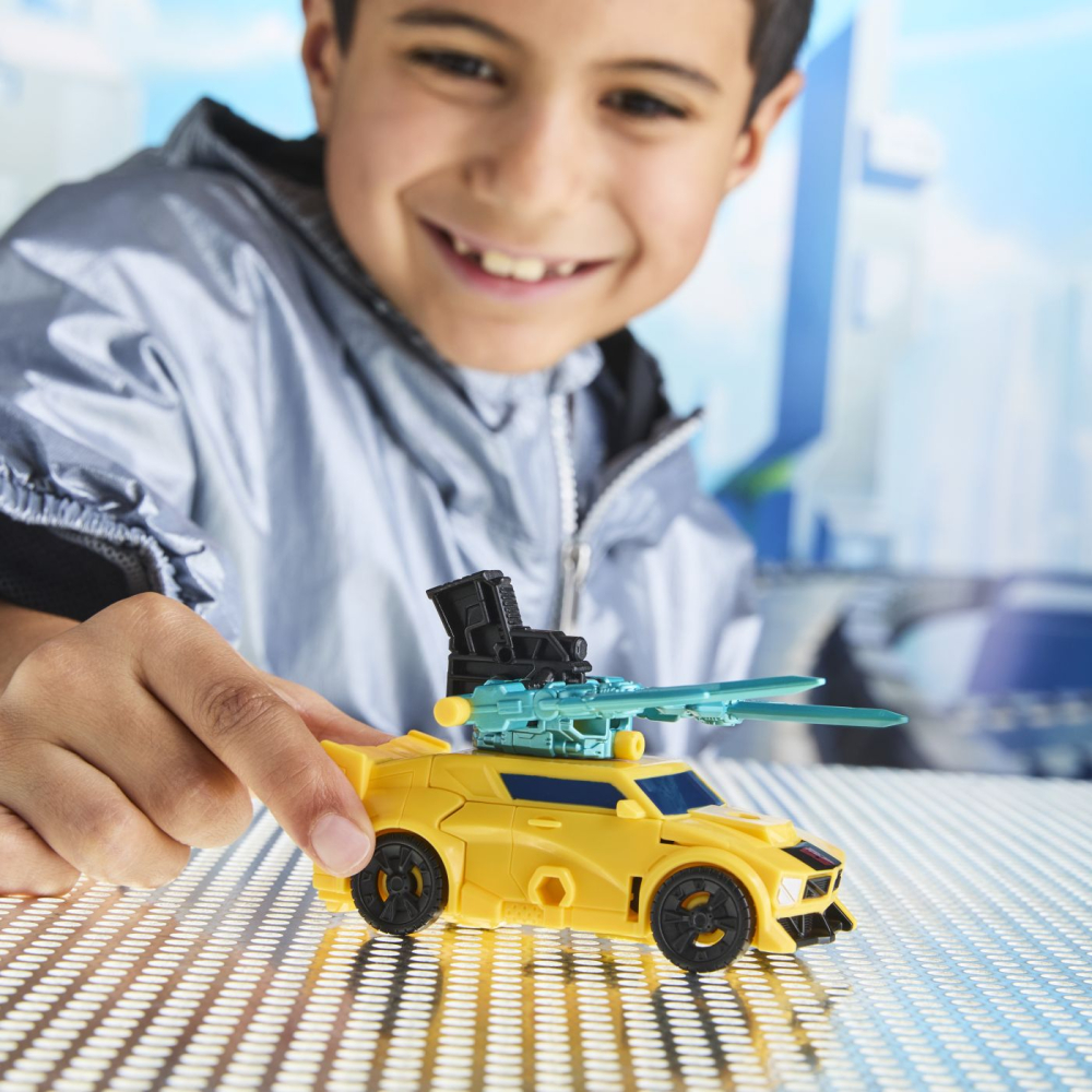 TRANSFORMERS CYBERWORLD ROBOT BUMBLEBEE BLINDAT TRANSFORMABIL [6]