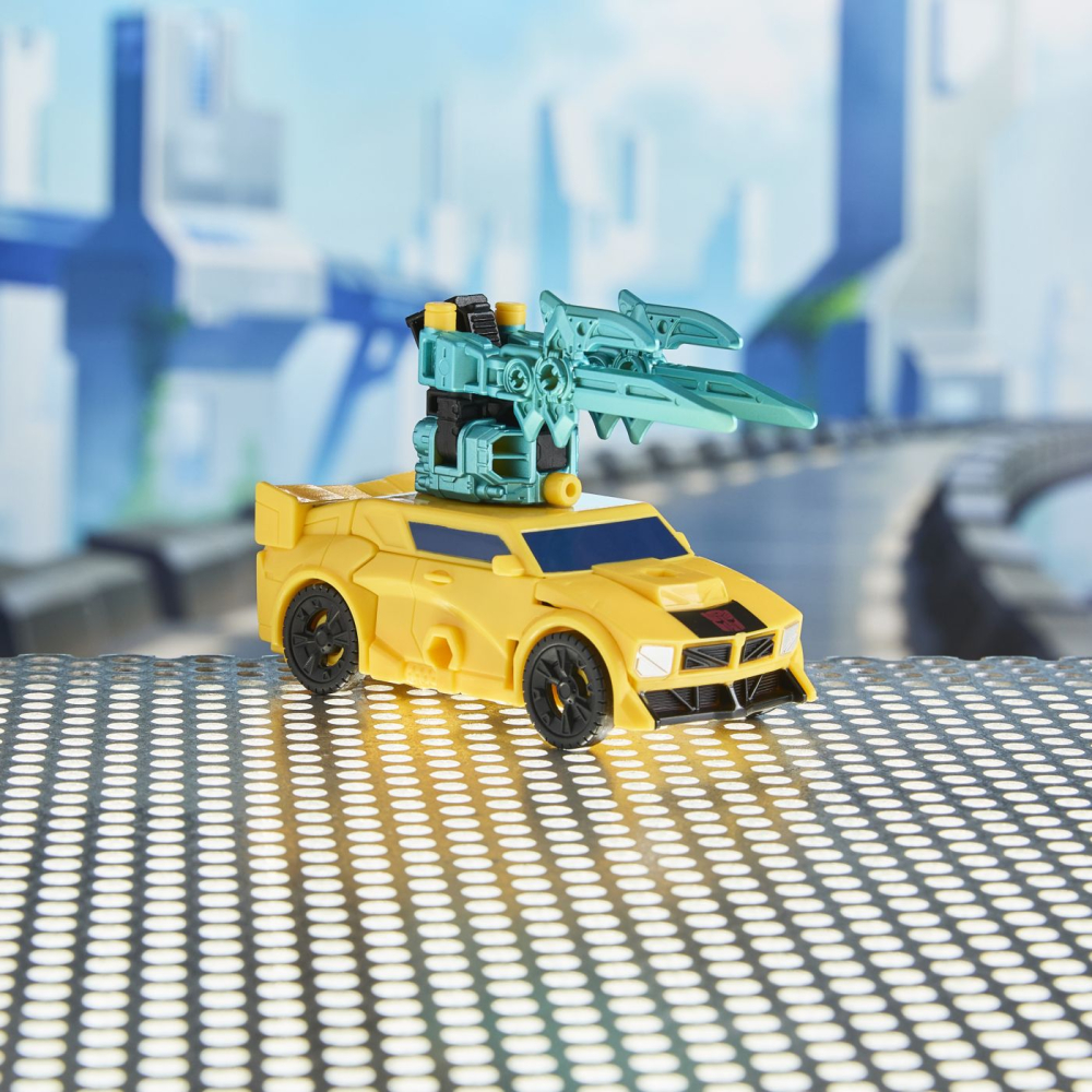 TRANSFORMERS CYBERWORLD ROBOT BUMBLEBEE BLINDAT TRANSFORMABIL [9]