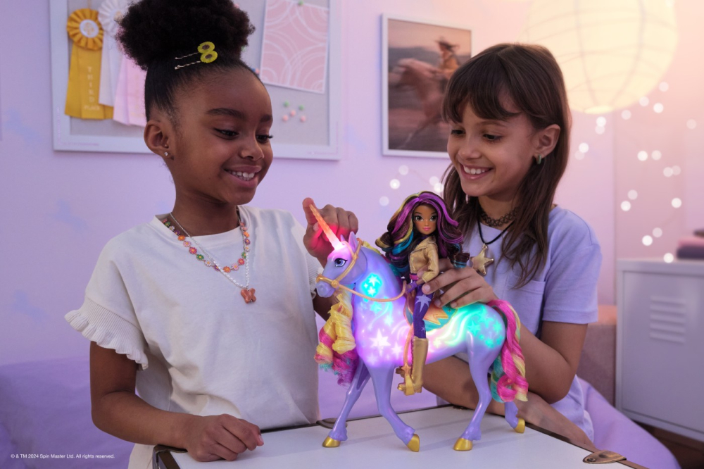 UNICORN ACADEMY SET SOPHIA SI WILDSTAR LUMINA DE CURCUBEU [4]