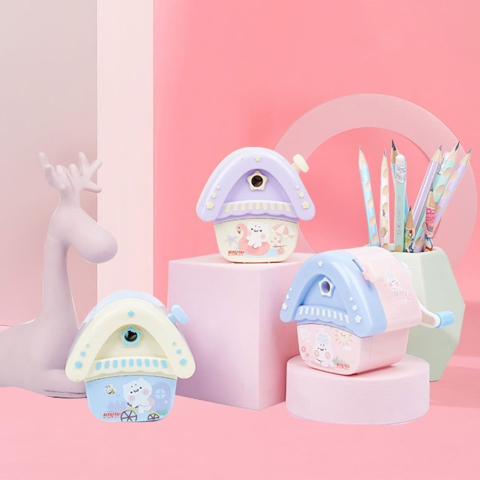 Ascutitoare cu manivela model casuta 10x10x8 cm diverse culori [5]