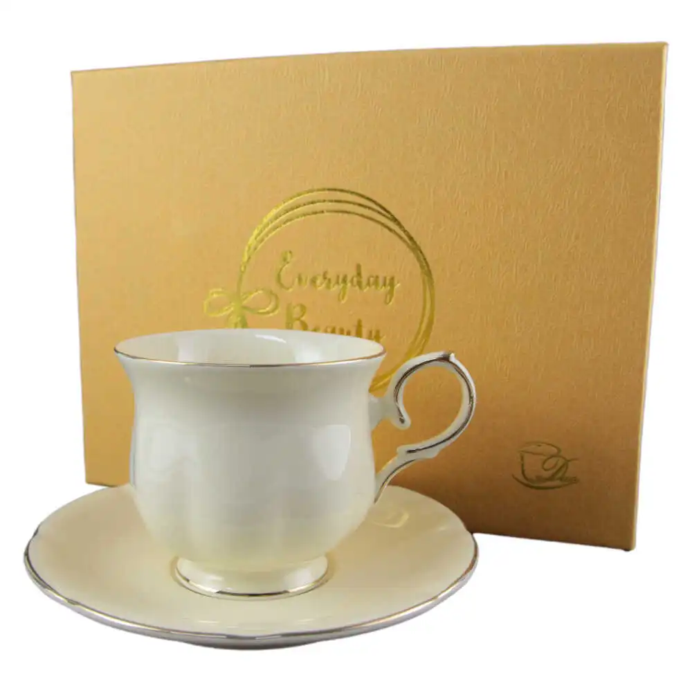 Seturi cadou - Ceasca cu farfurie Clark  in cutie decorativa 25 x 19 x 10 cm