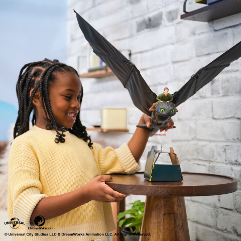 CUM SA ITI DRESEZI DRAGONUL FIGURINA DRAGON TOOTHLESS ZBURATOR CU TELECOMANDA [3]