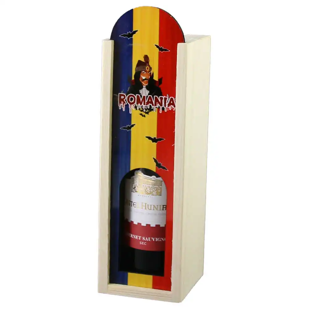 Casă și decorațiuni - Cutie din lemn cu sticla de vin 187ml Vlad Tepes Romania