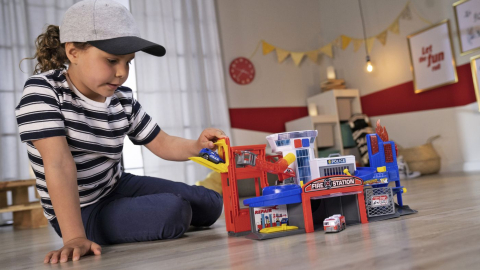 DICKIE SET STATIE DE POMPIERI SI SALVARE CU PULVERIZATOR DE APA SUNETE SI LUMINI [2]