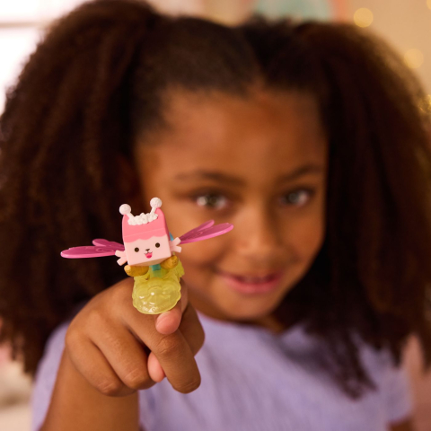 GABBYS DOLLHOUSE FAIRYLANDIA INEL DE ZANA CU FIGURINA PISICUTA BABY BOX [2]