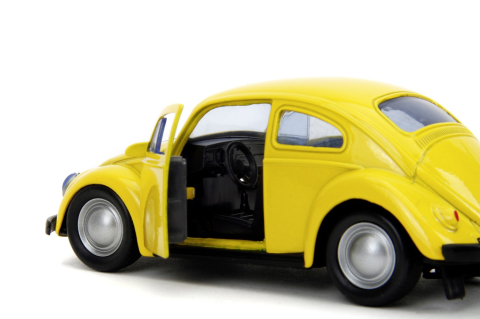 JADA TRANSFORMERS MASINUTA METALICA BUMBLEBEE VOLKSWAGEN BEETLE SCARA 1:32 [3]