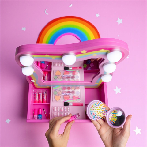 Masuta de machiaj cu produse cosmetice Martinelia [1]