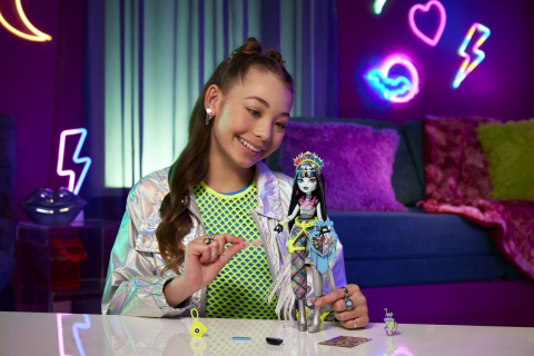 MONSTER HIGH PAPUSA FRANKIE STEIN [2]