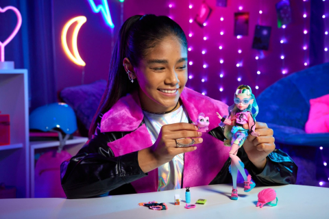 MONSTER HIGH PAPUSA LAGOONA BLUE CU ANIMALUT SI ACCESORII [2]