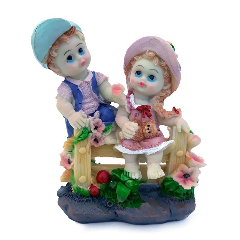 Figurina decorativa din rasina 2 copii 9 x 11 cm modele diferite [2]