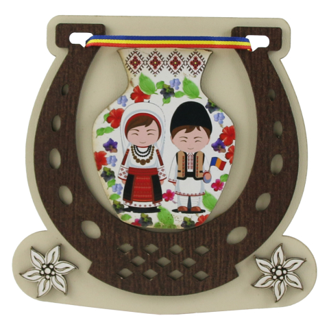 Souvenir România - Potcoava din lemn Romania 15x14.5 cm cuplu port traditional