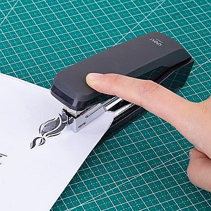 Capsatoare și decapsatoare - Capsator 25 coli 24/6 half strip efortless Deli