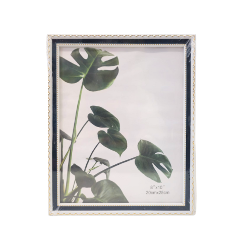 Rame și albume foto - Rama foto 20x25cm alb cu ornament auriu