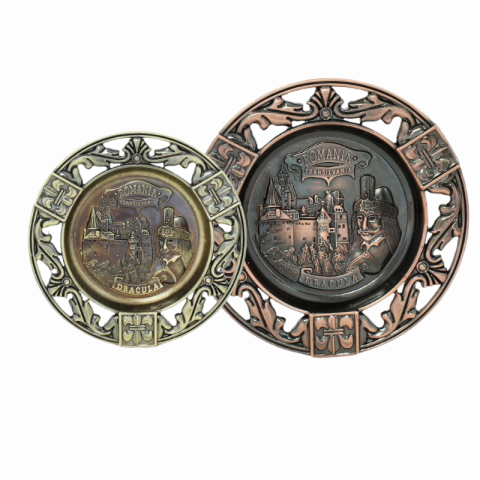 Casă și decorațiuni - Scrumiera metalica Dracula Romania Transilvania 9 x 9 cm culori diferite