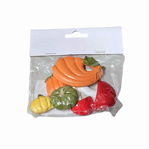 Ornamente și figurine decorative - Set 3 decoratiuni toamna din rasina dovlecel si ciuperca 6 cm