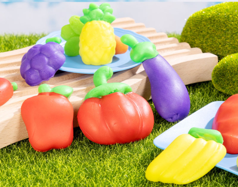Set creativ plastilina cu 19 accesorii Fructe si legume Deli [4]