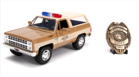 Set masinuta si insigna Stranger Things Hopper's Chevy Blazer 1980 [1]