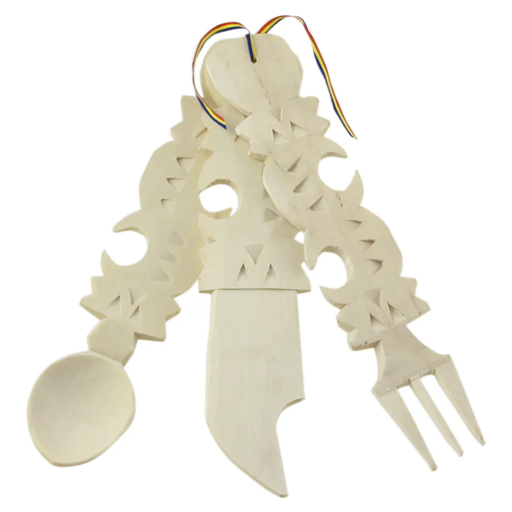 Articole pentru bucătărie - Set 3 tacamuri sculptate din lemn 23 cm