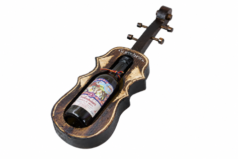 Casă și decorațiuni - Vioara mare din lemn cu sticla de vin