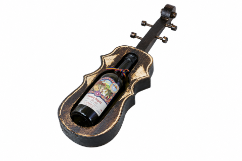 Casă și decorațiuni - Vioara mica din lemn cu sticla de vin